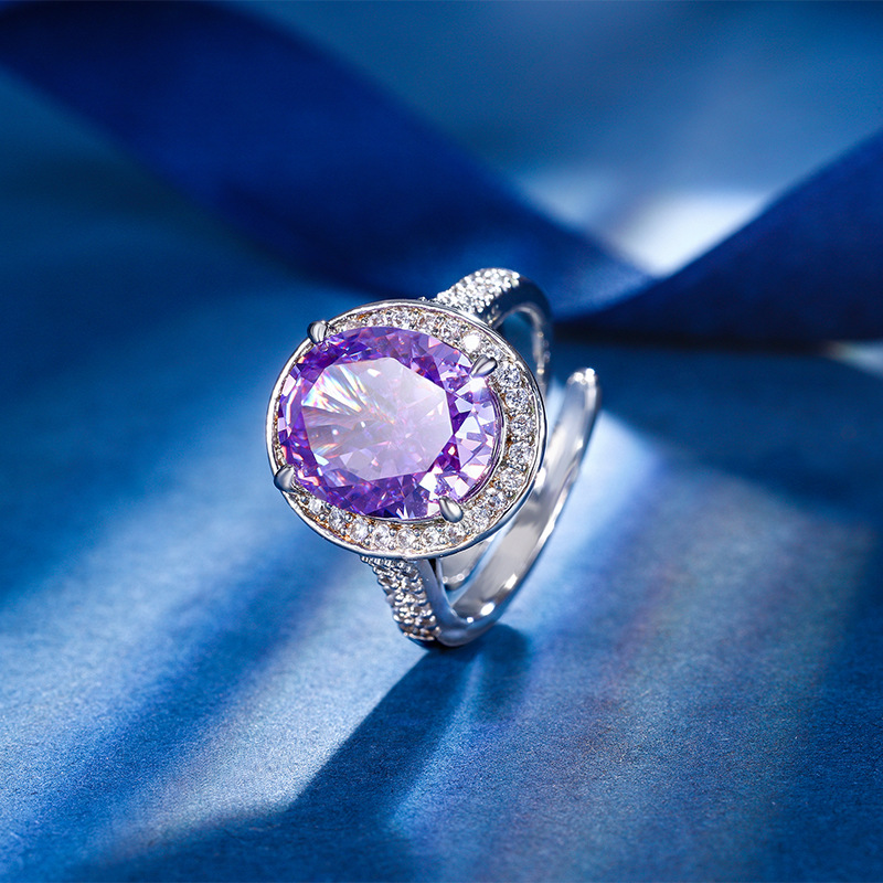 Zhuang Shengsheng Joyas Fondo de cobre chapado en oro Diamante de alto carbono Flor de hielo Corta Paloma Huevo de cobre con incrustaciones Anillo de estilo simple Mujer 10*12