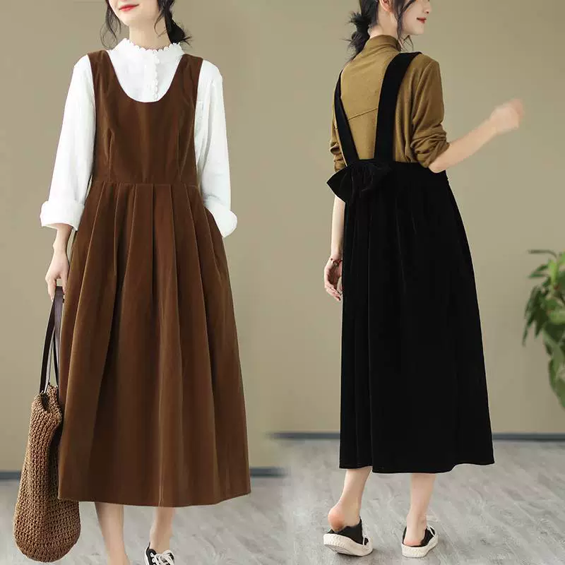 Реальные фото новой коллекции весна 2025: французское бархатное ретро-платье на бретельках средней длины с бантом, ограниченное предложение с увеличением цены на 8%.