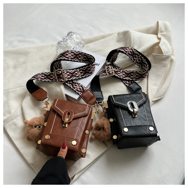This year's popular Korean version of small for women 2024 new fashionable broadband crossbody bags, niche mobile_senzul.com