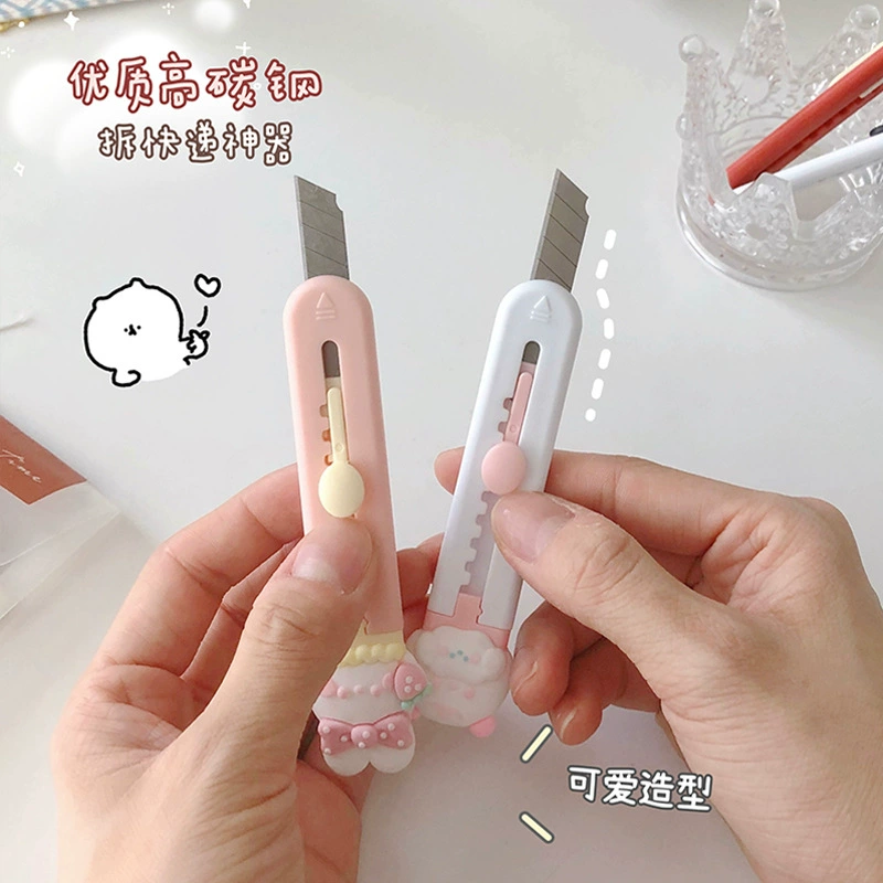 Small cute three dimensional cartoon pocket knife for elementary school students, handmade