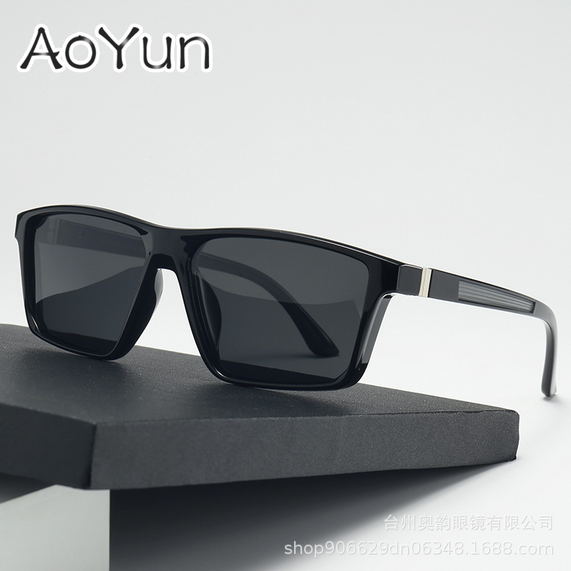 밝은 검은 프레임 그레이