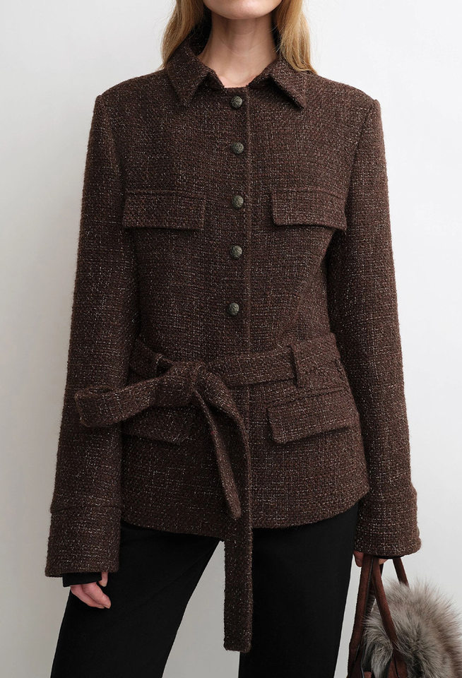 Áo khoác nữ dáng ôm kiểu sơ mi chất liệu dạ tweed lông cừu kèm thắt lưng, dài tay, cổ vest — Màu đỏ rượu Port chi tiết 1