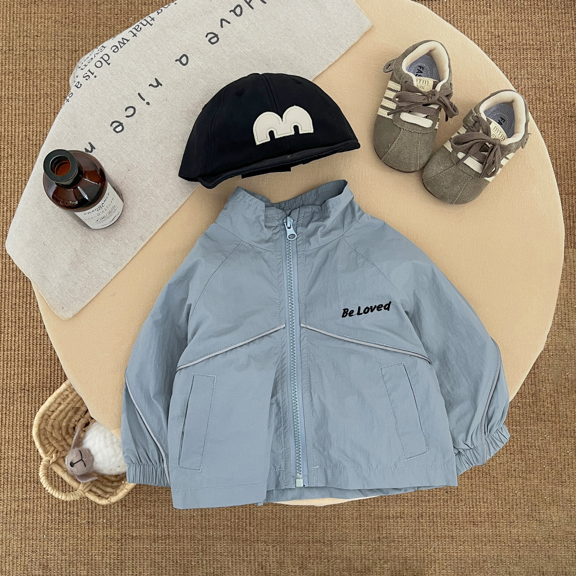 Chaqueta con capucha para niños Chaqueta para niños de primavera y otoño 2025 nueva chaqueta casual fresca y atractiva ropa de protección solar top de moda image 9