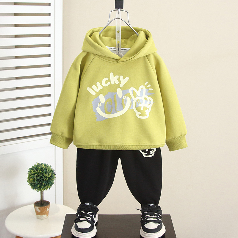 6152 Traje de otoño para niños 2025 otoño nuevo estilo de primavera y otoño para niños suéter con capucha de moda de dos piezas tesoro para hombres