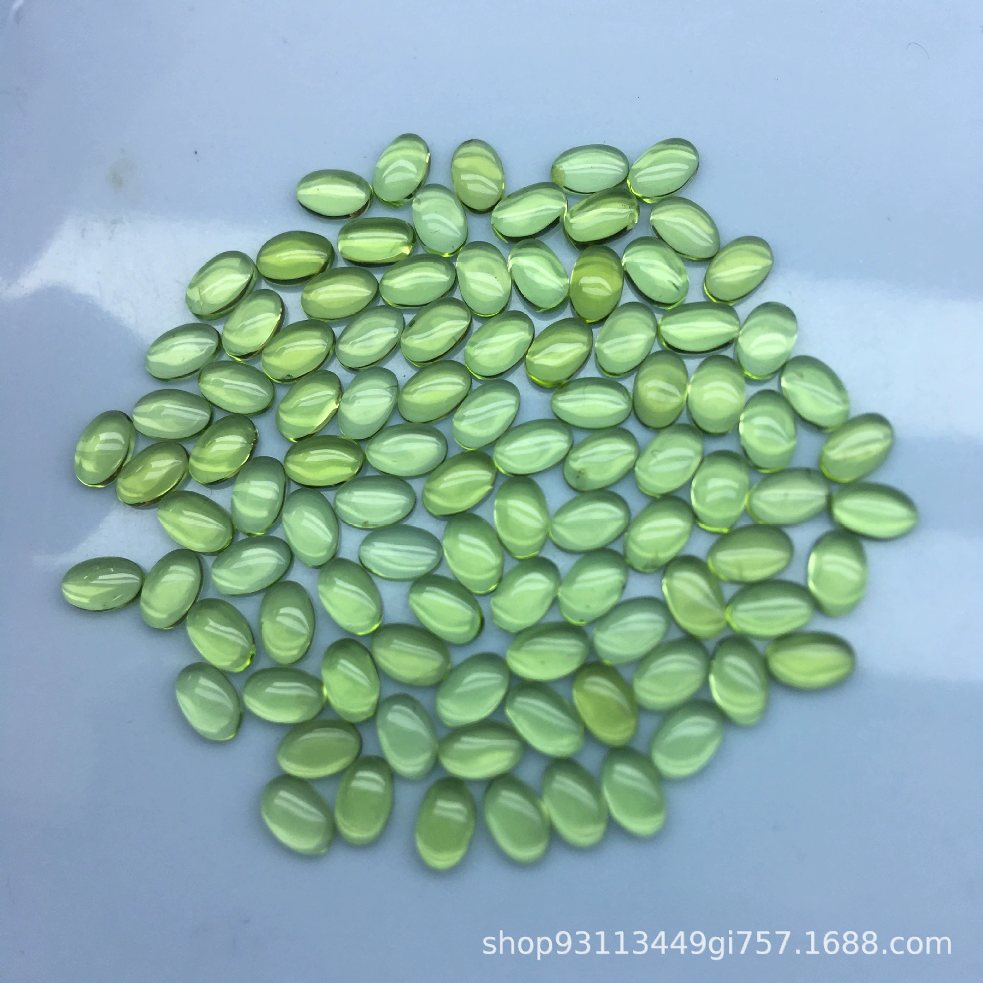 Поверхность кольца из натурального перидота, гладкая поверхность с плоским дном, гладкая поверхность овального яйца, инкрустация европейских и американских украшений своими руками с камнями.