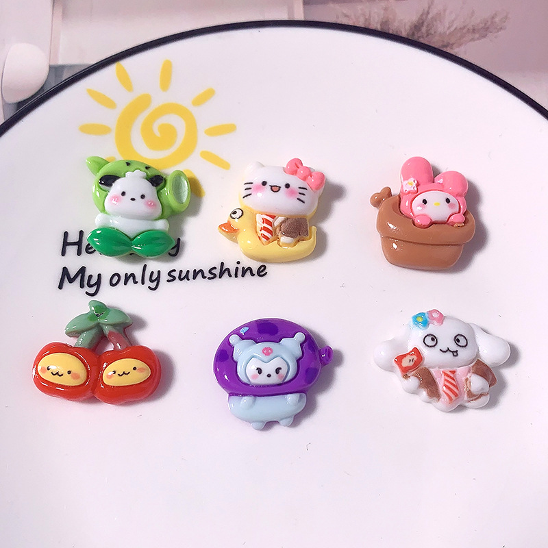 Nuevos dibujos animados Sanrio plantas DIY accesorios de resina crema pegamento para el cabello adornos de cabello hebilla de zapatos taza pegatinas accesorios hechos a mano