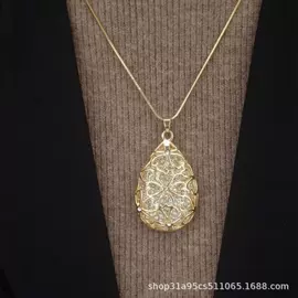 耳钉;项链;耳环