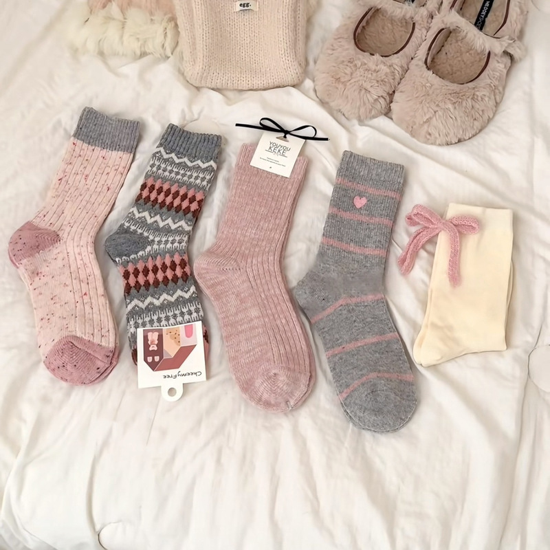 Pink Series Warm Autumn Socks for Women, Mid-Calf Socks with a Forest Vibe, Girly Jk Style with a Bow, Versatile Campus Slouch Socks