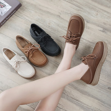 妈妈鞋中老年2025新款春秋单鞋休闲平底中年女不累脚软底防滑皮鞋