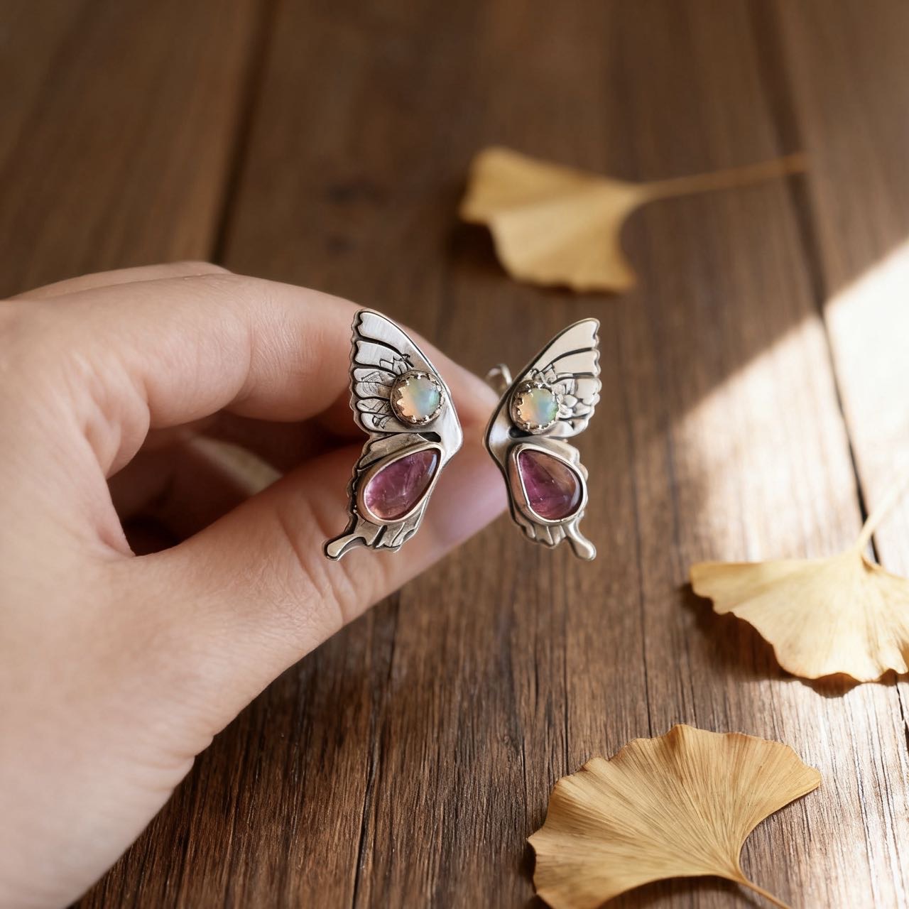 Sparkling Designer Ring For Women – Elegant And Subtle Jewellery_voghion.com