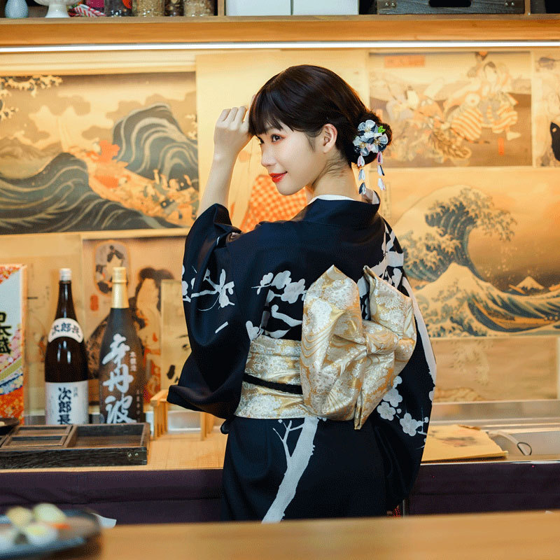 Japanese-style cherry blossom beauty, black plum tree traditional improved casual kimono formal wear, wrinkle-resistant Japanese kimono set