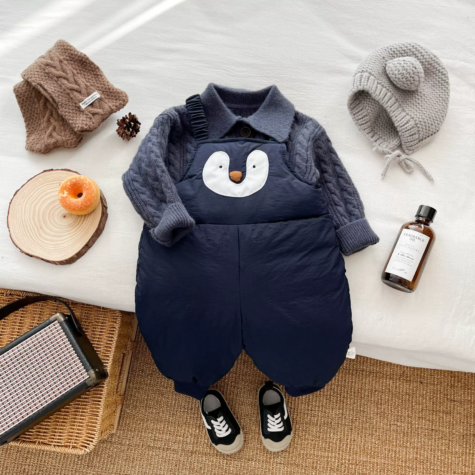 婴儿冬装羽绒棉背带裤洋气男女童秋冬加厚连体裤宝宝卡通保暖裤子