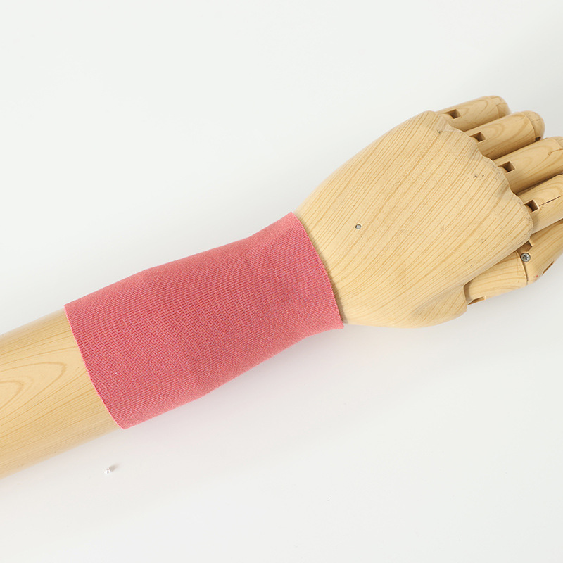 モーダルは腕を保護して肘を保護します。