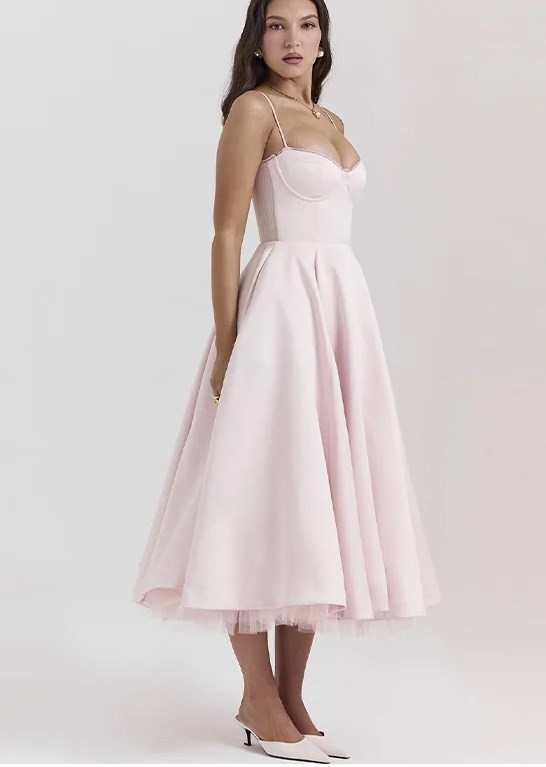 Robe camisole sexy à bordure en dentelle et ourlet double épaisseur – Robe d'été élégante et féminine pour femme (S-XL)_voghion.com