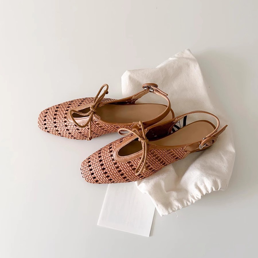 Versión de piel de oveja ~ Sandalias de puntera hueca tejida francesa con hebilla, lazo, tacón grueso, estilo vacacional, zapatos romanos, mujeres