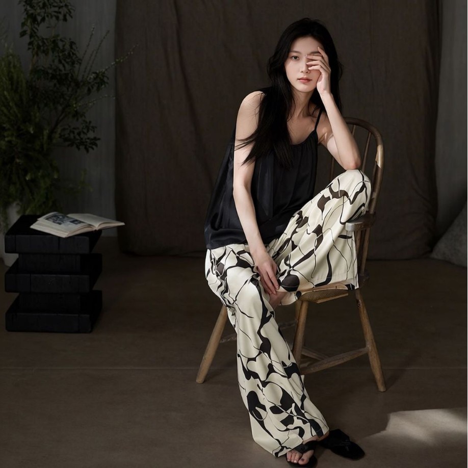 Silk top with cups