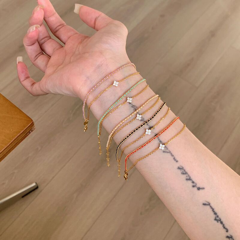 Four-Leaf Clover Bracelet for Women, Double-Layered, Simple and Versatile, Fashionable Light Luxury High-End Summer Jewelry, 2025 New Model Four-Leaf Clover Bracelet for Women, Double-Layered, Simple and Versatile, Fashionable Light Luxury High-End Summer Jewelry, 2025 New Model