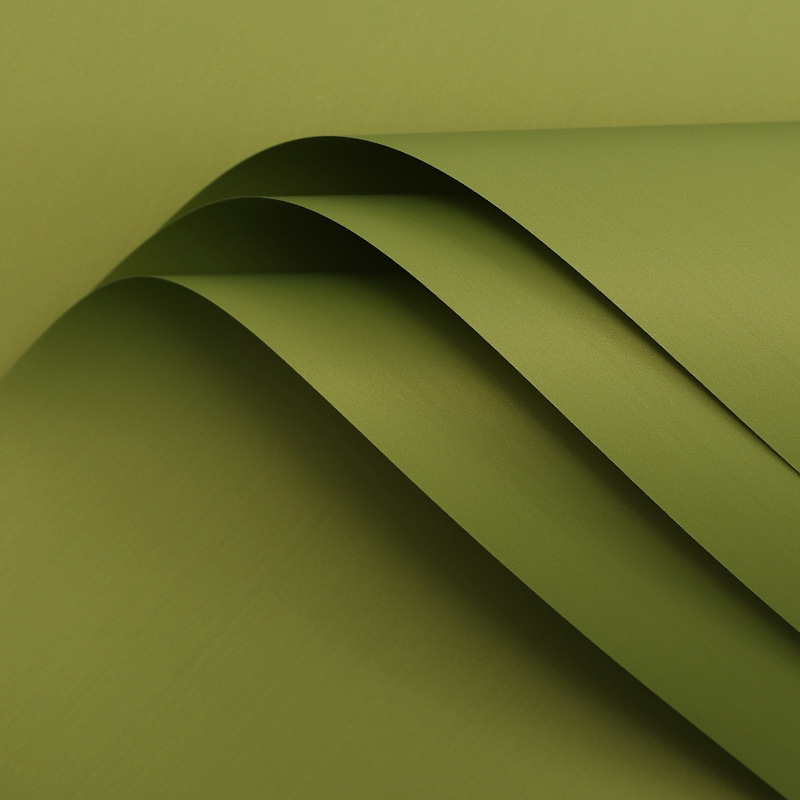 Papel de moda flores materiales floristas pequeños paquetes de flores al por mayor papel de embalaje de película mate espesa en stock