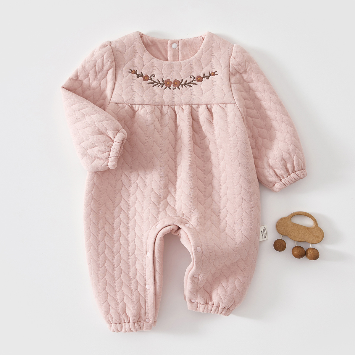 Baby overcoat otoño-invierno clase A bebé femenino algodón intercalado de algodón de tres capas cálidas lindas prendas suaves para salir