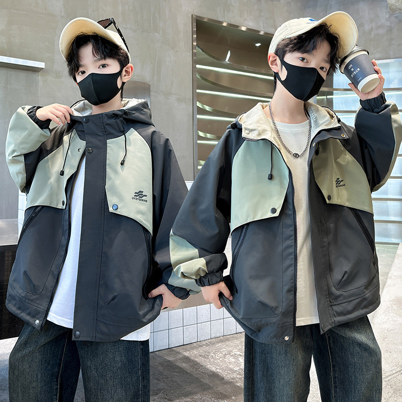 Boys' Jacket, Spring and Autumn Style, 2026 New Model, Stylish and Cool for Older Children, Fashionable Children's Hooded Trench Coat Boys' Jacket, Spring and Autumn Style, 2026 New Model, Stylish and Cool for Older Children, Fashionable Children's Hooded Trench Coat
