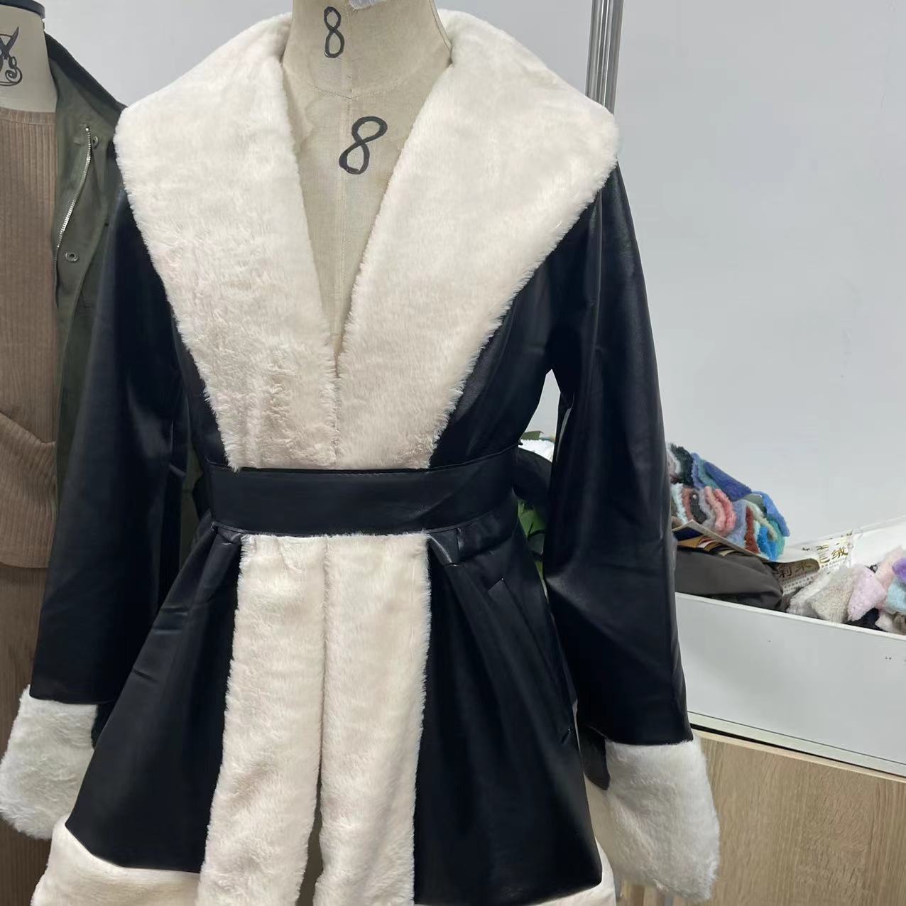 Women's Clothing export Paris high end women's original fur in one large fur collar winter fur edged coat_voghion.com