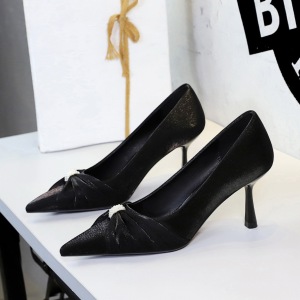 9557-2 European and American sexy banquet high heels, gold silk satin pearl bow twisted flower pointed shallow mouth sin