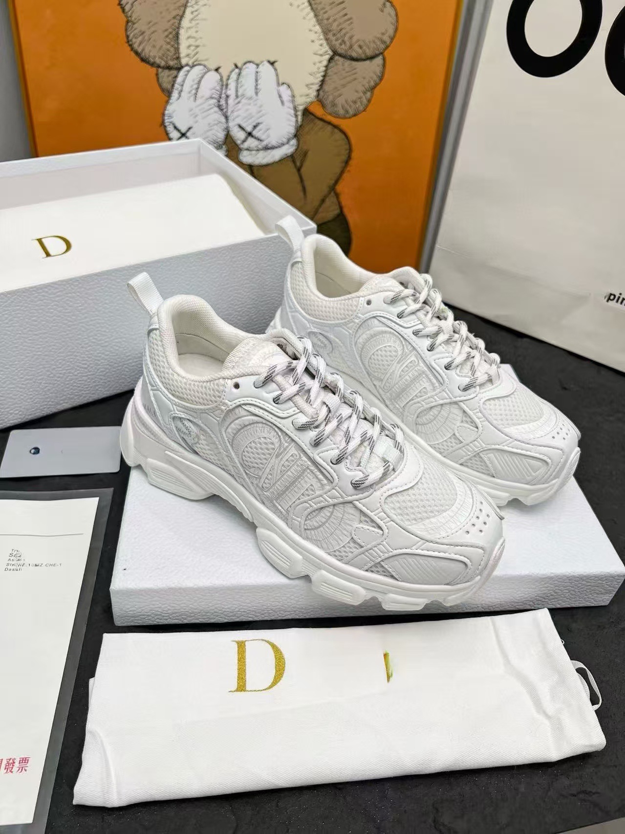 화이트.여성 사이즈만 가능