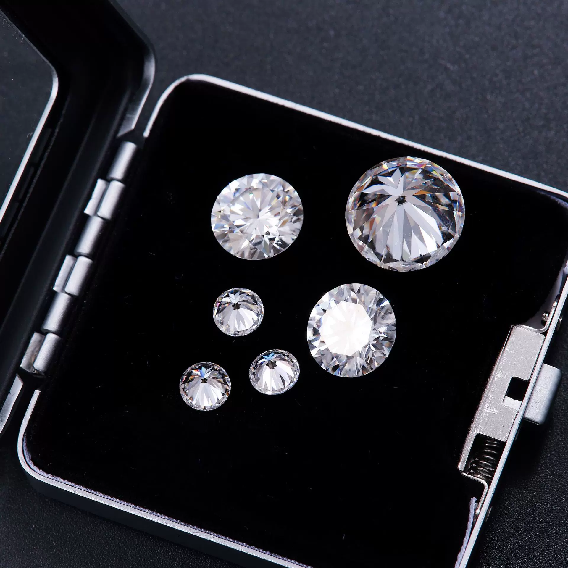 永佳0.7-2.9mmD色圆形莫桑石厘石八心八箭莫桑石碎石首饰配石戒面