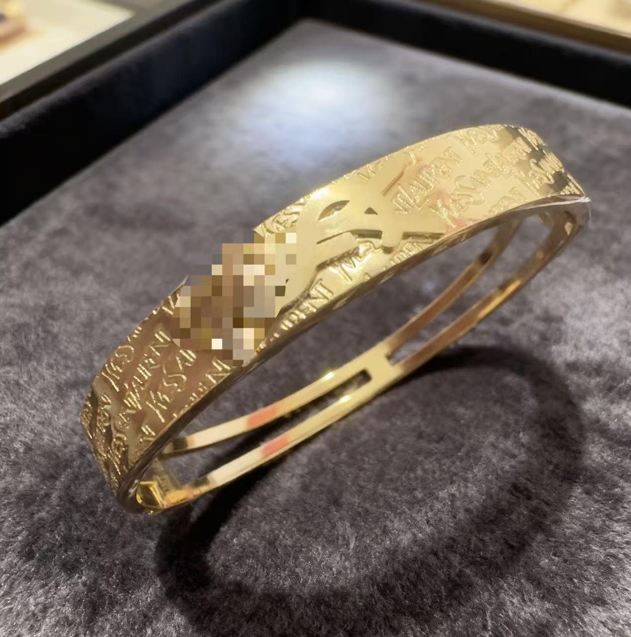 2025 新しいヨーロッパとアメリカのビッグブランドチタン鋼ブレスレット非退色ステンレス鋼ブレスレットバックルオープニングハンドジュエリー卸売