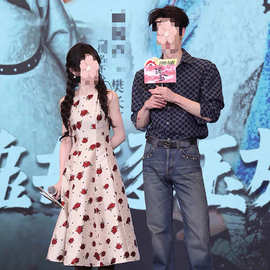 田曦薇明星同款2026法式复古玫瑰连衣裙女气质显瘦无袖背心长裙夏
