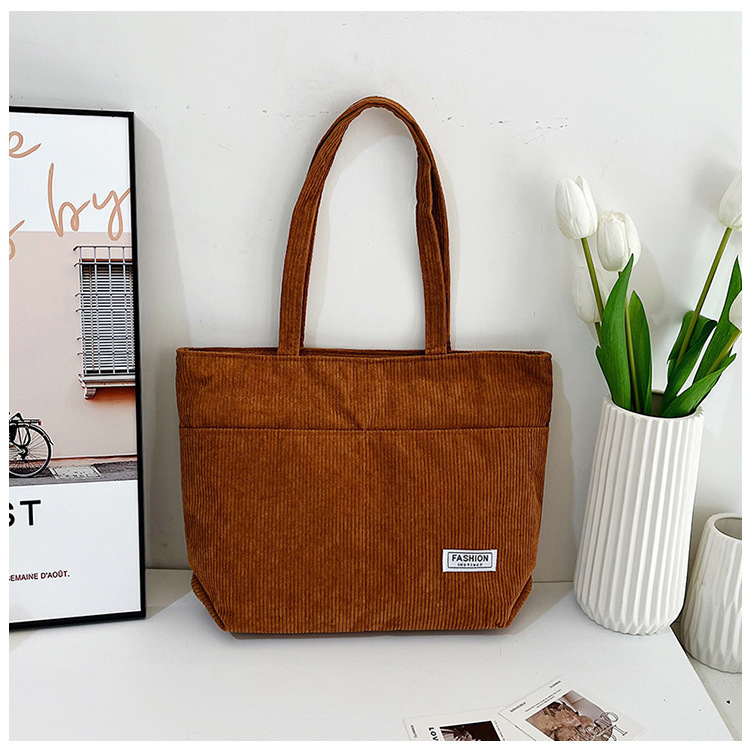 The fashionable and retro bucket bag for women, the new large-capacity versatile crossbody bag for women, and the trendy and elegant tote bag for women are selling well undefined