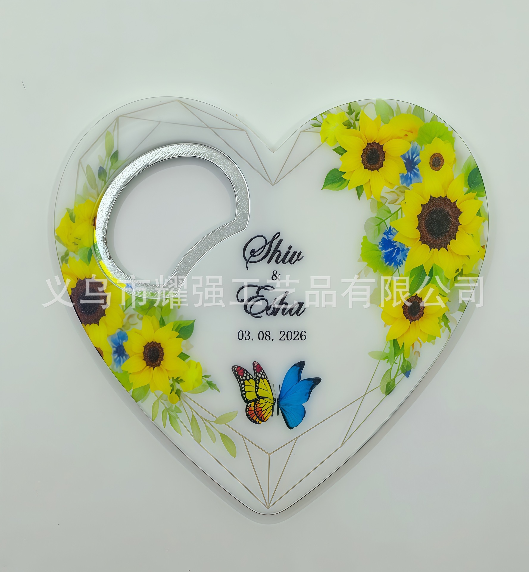 Abridor de botellas de plástico con forma de corazón