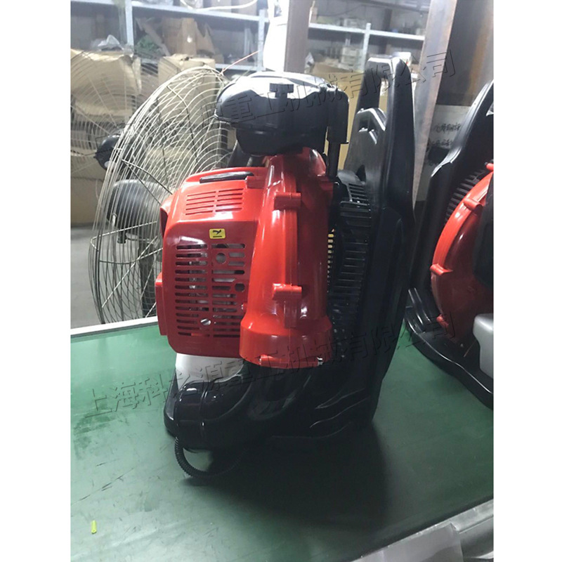 背负式四冲程吹风机 小型汽油式庭院树叶清扫机 冬季路面吹雪机