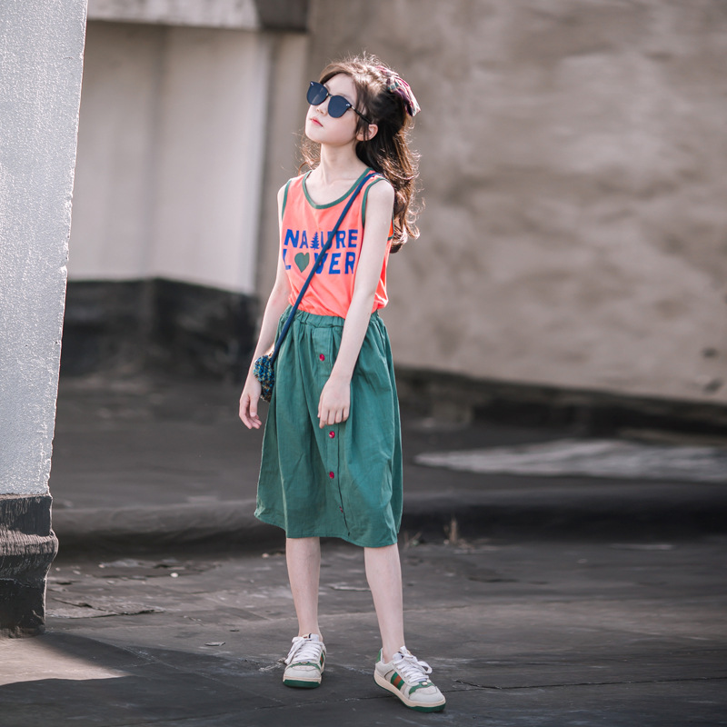 Vestido sin mangas de la letra de las niñas 2022 verano nuevo vestido de algodón delgado para niños medianos y grandes vestido de chaleco para niños falda de empalme