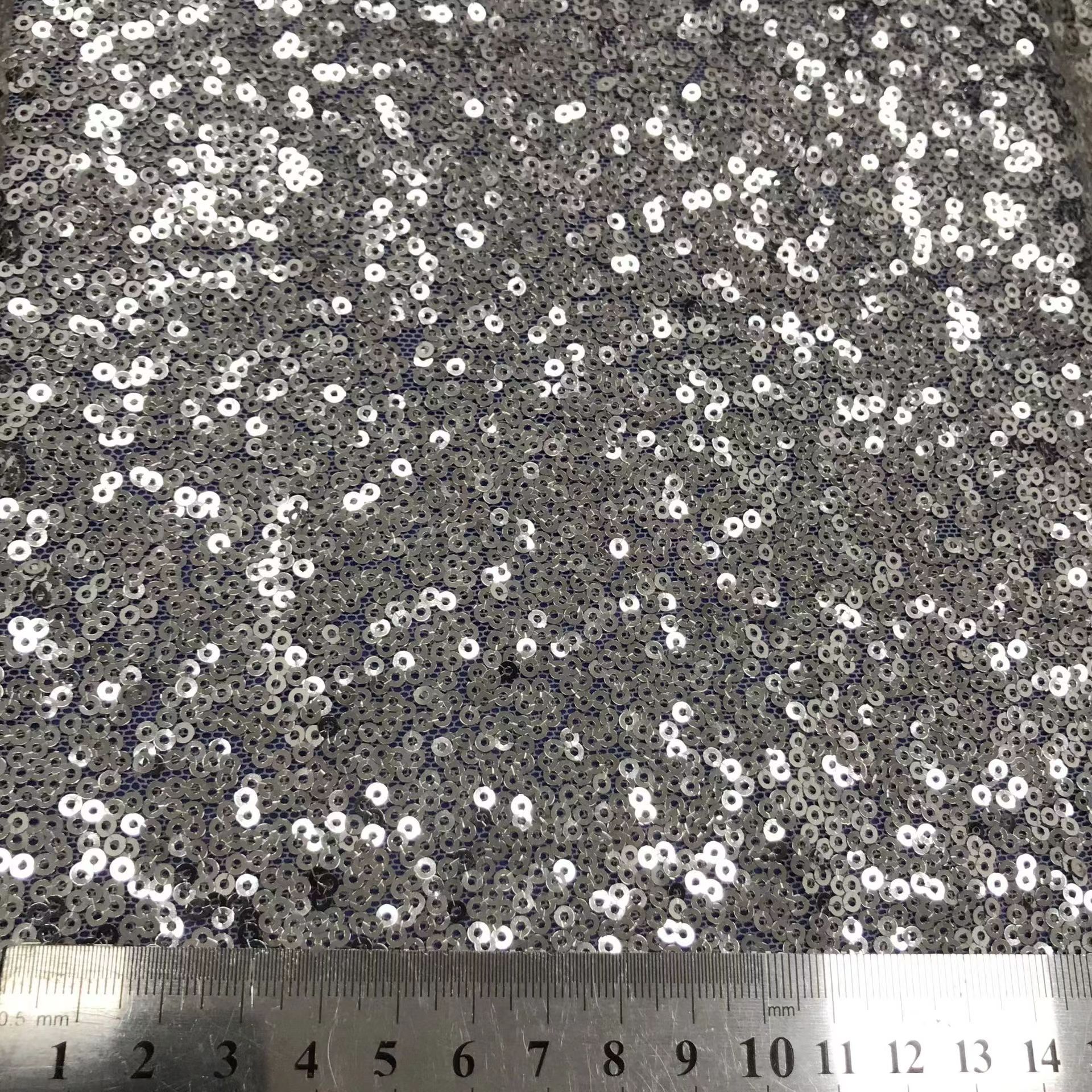 3厘加密弹力网布乱片珠片亮片布现货供应桌布背景装饰 礼服绣花布