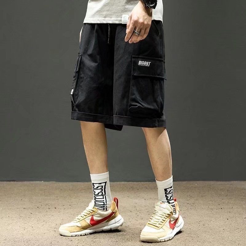 Nuevos pantalones cortos de herramientas de moda para hombres, pantalones de moda japoneses de verano, pantalones de cinco puntos sueltos de gran tamaño para hombres