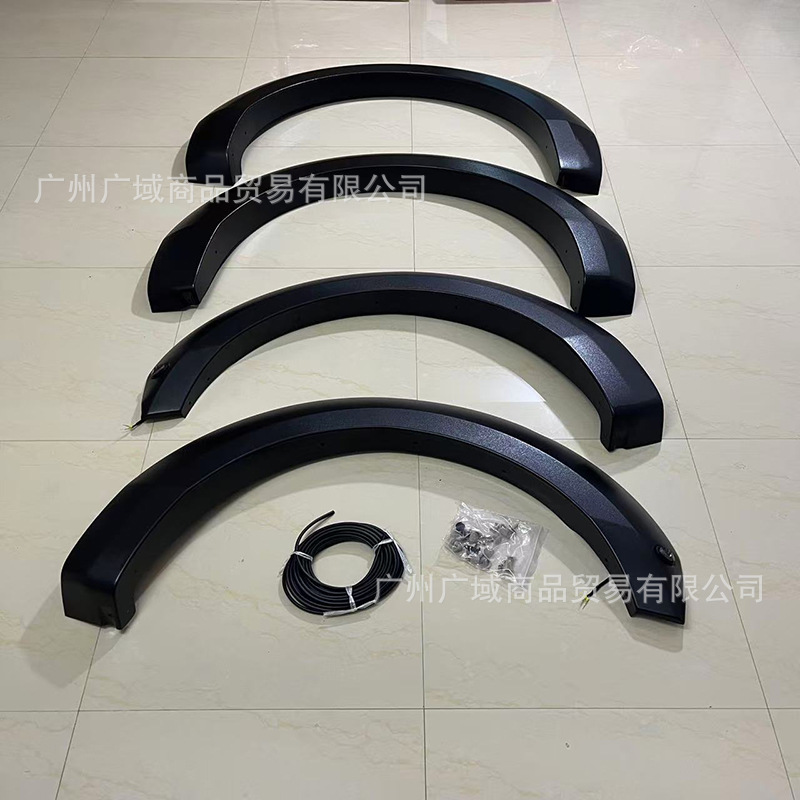 Suitable for 2018-2020 Ford F150 Modified with Lighted Wheel Arches, Raptor-Style Fender Flares, and Wheel Arch Gravel Guards