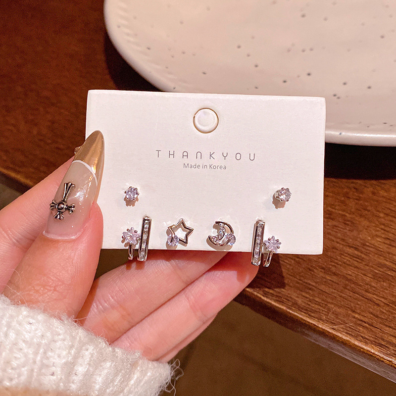 S925 aguja de plata exquisito ZIRCON oído-aumento traje pequeño oído espárragos Luz de lujo nicho versátil temperamento perla pendientes femeninos