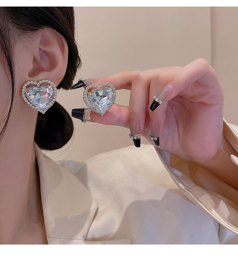 Sweet Heart Shape Copper Plating Inlay Zircon Ear Studs 1 Pair