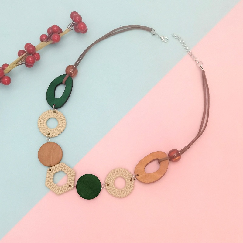 Collar de babero de chip de madera geométrico vintage hecho a mano colgante de madera collar transfronterizo nuevos accesorios al por mayor