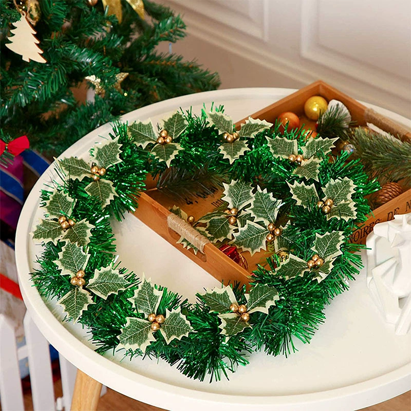 Christmas flower ring handmade DIY paste plug -in Christmas decoration simulation Little red fruit green leaf Christmas tree vine circle accessories