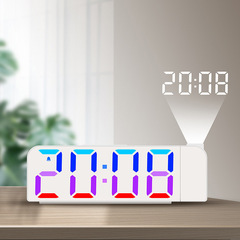 シンプルな大フォント投影デジタル電子時計クロスボーダー新型デジタル目覚まし時計rgb幻彩創意七色0729
