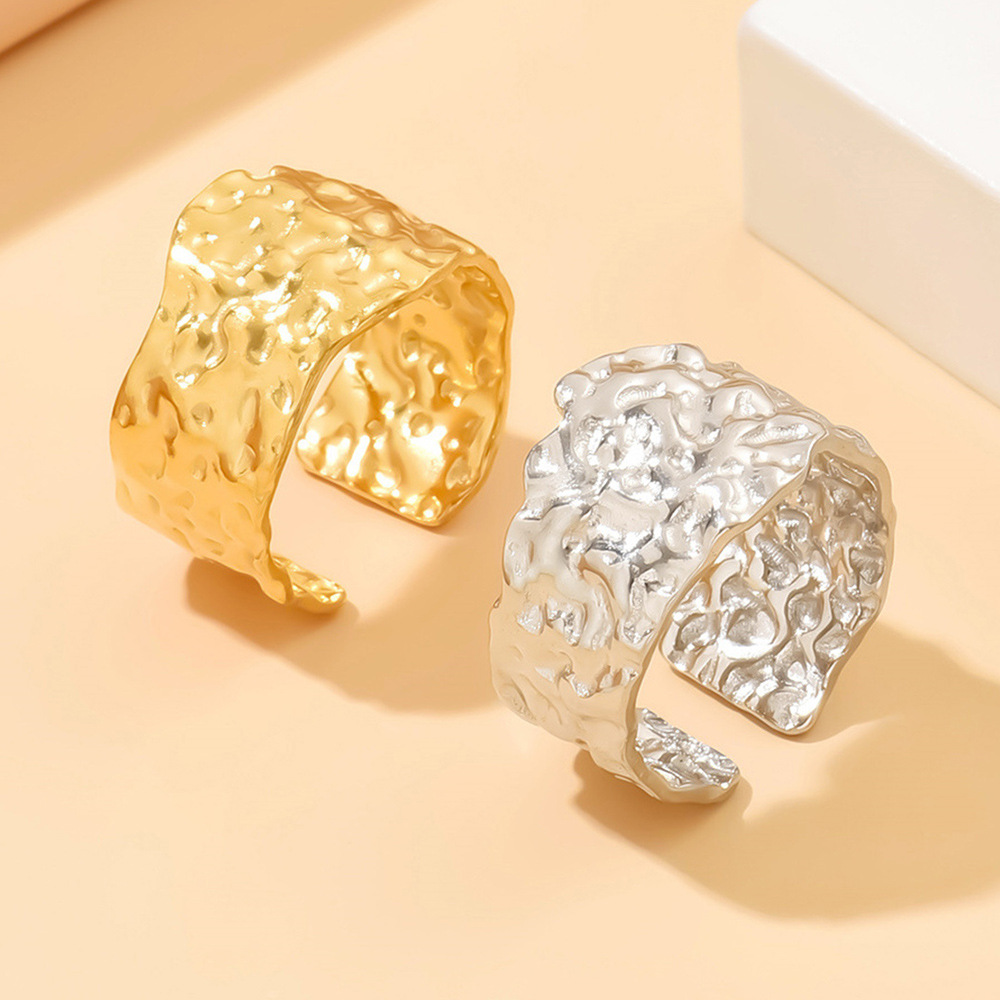 Premium Open Banging Textured Wide Vintage Baroque Ring_voghion.com