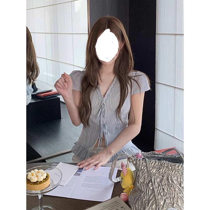 French-Style Blue Short-Sleeved Shirt for Women, Summer 2025 New Popular Model, Unique and Beautiful, Tea-Like Chic Top