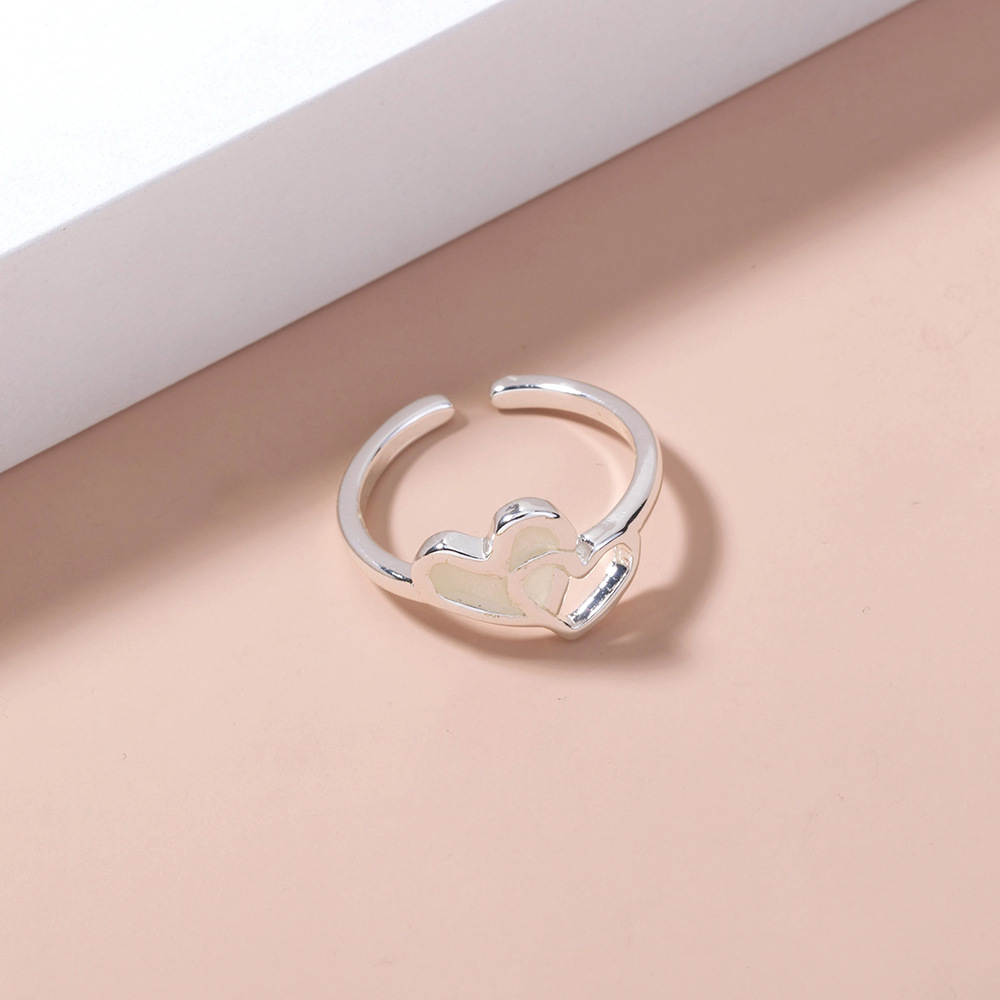 Simple Fashion Heart Shaped Hollow Opening Ring display picture 3