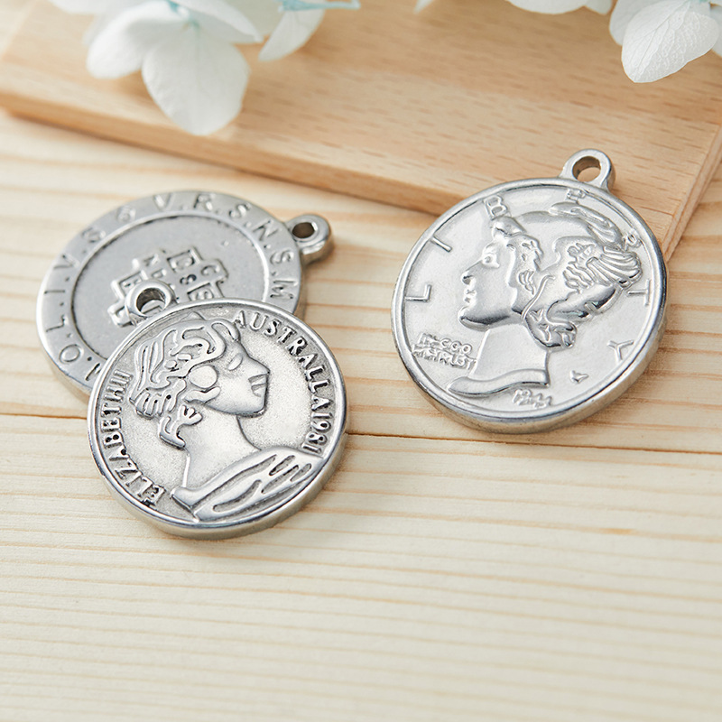 European and American cross-border portrait pendant stainless steel round brand accessories golden necklace pendant diy jewelry accessories wholesale