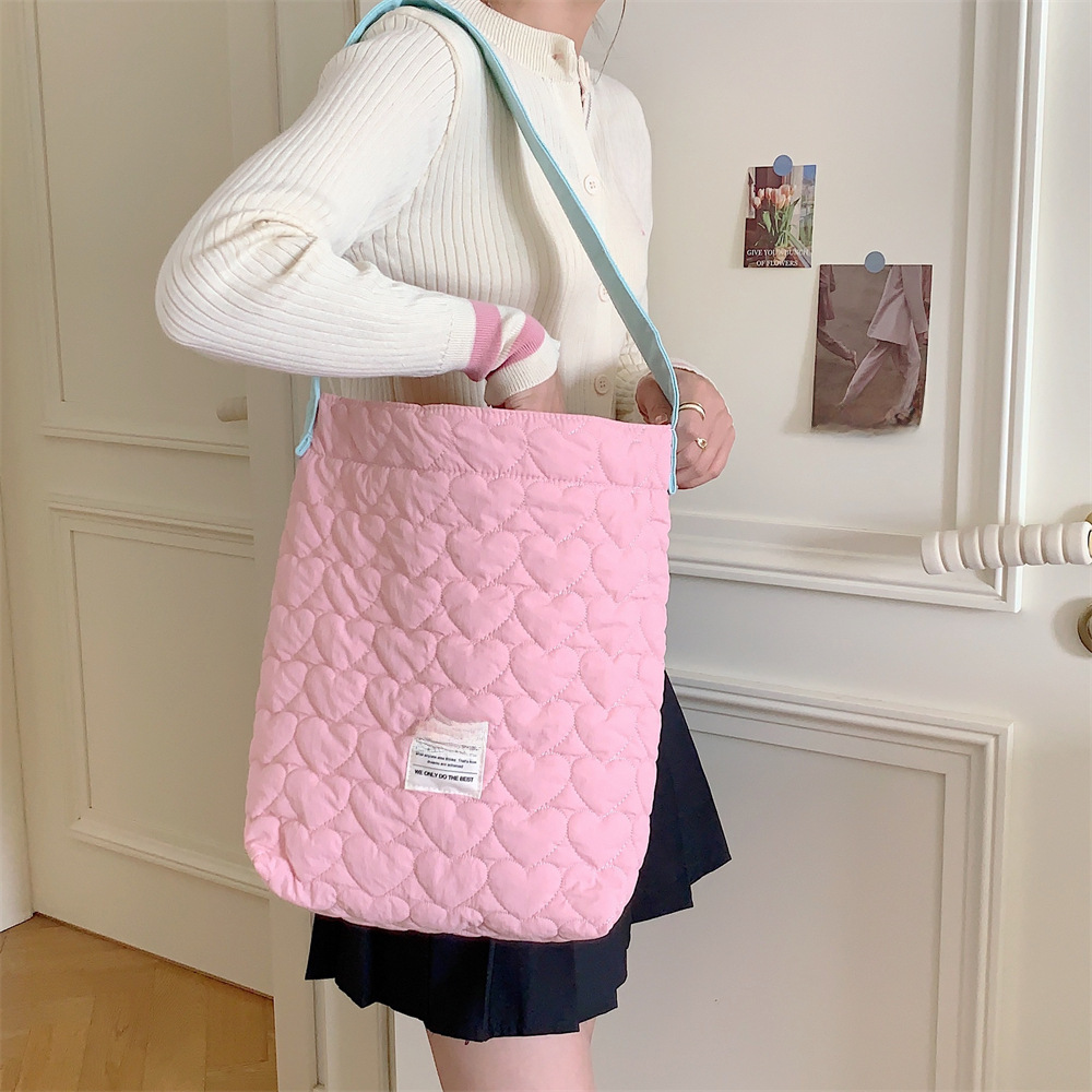 38241 ins new contrast color shoulder bag student female practical large capacity mummy bag quilted shoulder bag female_voghion.com