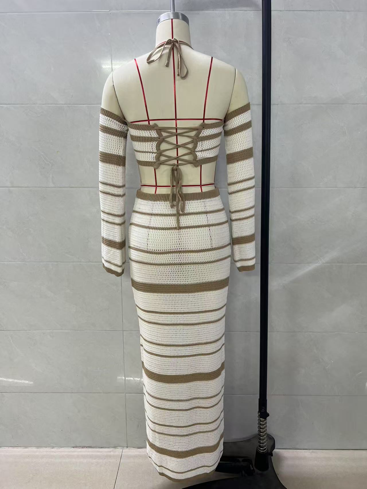 Conjunto de verano para mujer falda y top halter de rayas_voghion.com