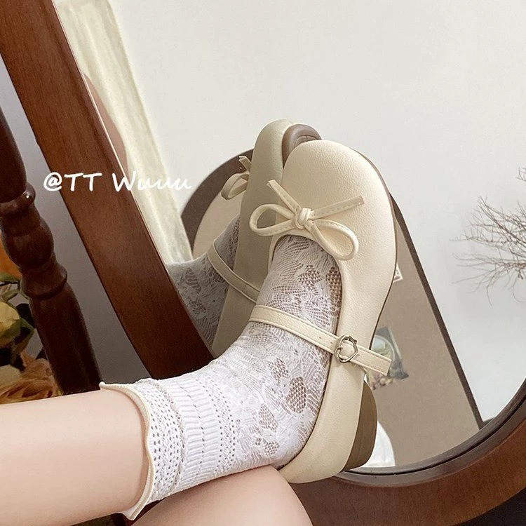 Весна-лето 2025, новый стиль с юбкой, бантом, круглым носком, женские туфли Мэри Джейн, французские интернет-знаменитости, туфли на толстом каблуке с неглубоким носком для женщин