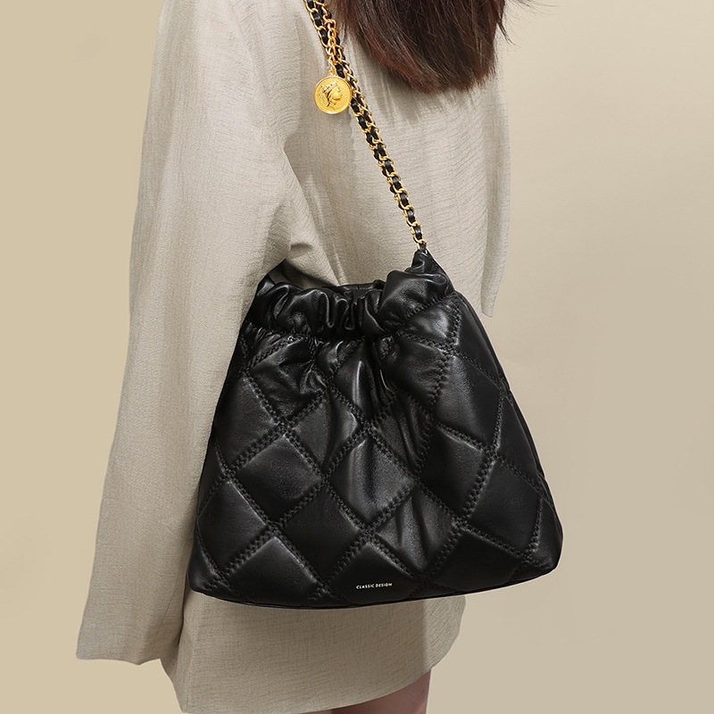 Women's 2026 Summer New Large Capacity Commuter Genuine Leather Handbag Chain Shoulder Bucket Bag - Thumbnail 2
